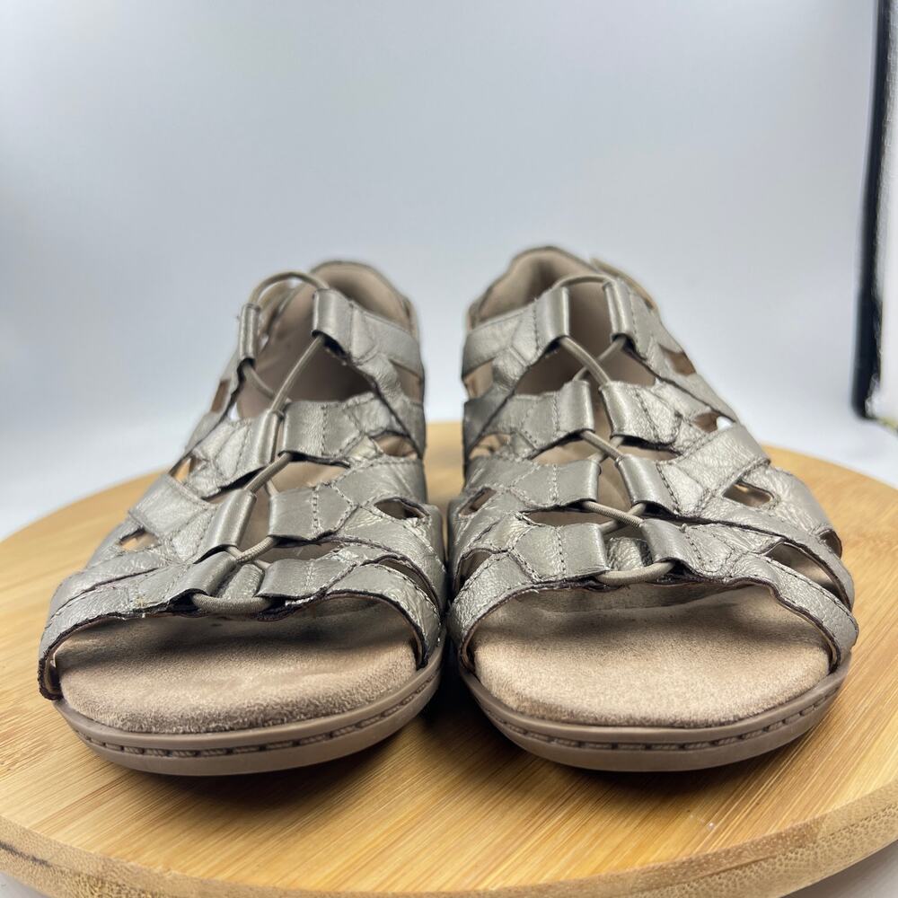 Earth Origins Belle Bridget Sandals Sz 7W Metallic Gold Platinum Gladiator Shoes